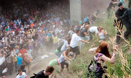 Njemačka: U stampedu na Love Paradeu 19 poginulih