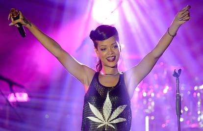 Zbog kašnjenja na koncerte Rihanna izgubila 1,8 mil. kuna