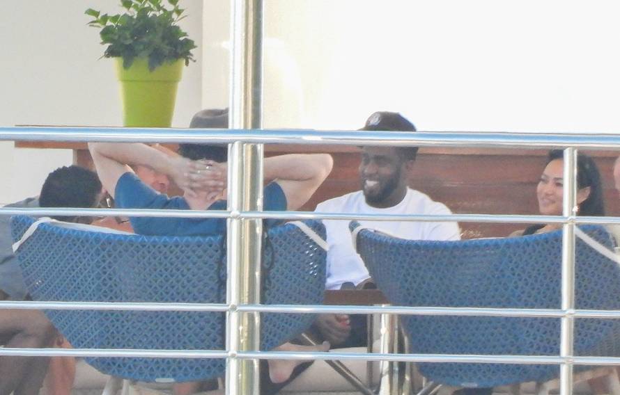 EKSKLUZIVNO: Američki raper Sean "Diddy" Combs u društvu Chris Rocka,  Woodyja Harrelsona i  Sache Barona Cohena