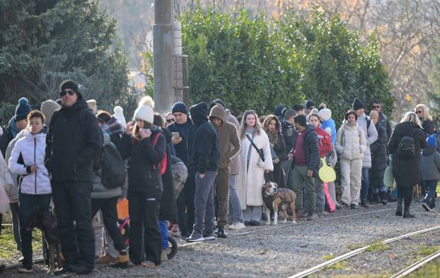Zagreb: Ogromna gužva na žičari nakon što je na Sljemenu pao snijeg