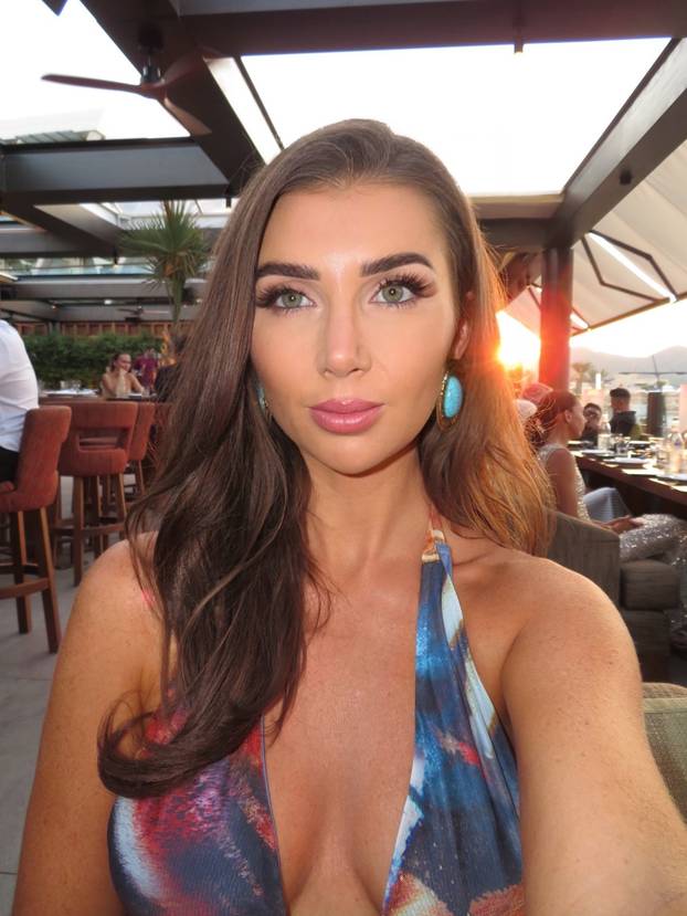 FOTO Zbog fatalne ljepotice je premierligaš dobio nove fanove