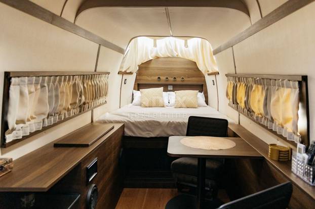 FOTO Hrvat prodaje avion. U njemu se može živjeti - sad je kućica! Cijena je hit. Zavirite...