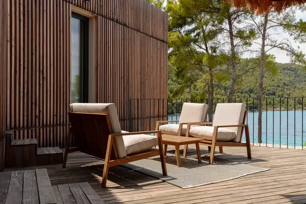 FOTO Prekrasna vila na Hvaru dobila je nagradu za dizajn - neprimjetno uranja u okoliš