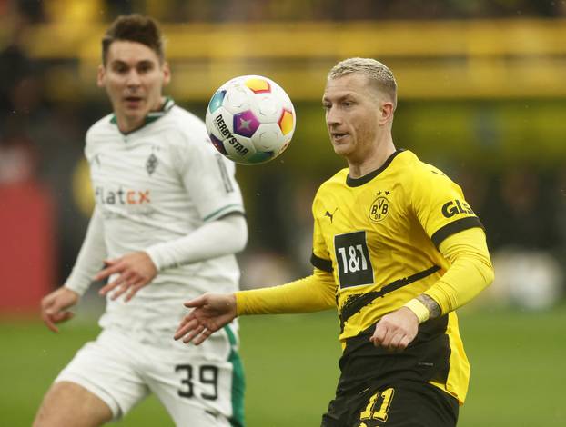 Bundesliga - Borussia Dortmund v Borussia Moenchengladbach