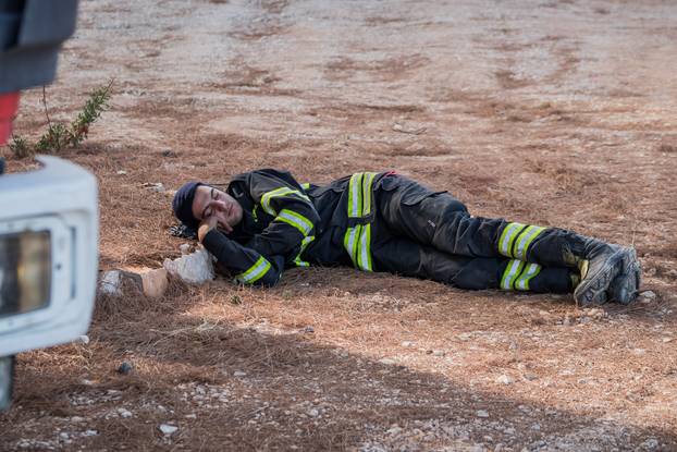 24sata Milna: Reportaža s opožarenog područja otoka Brača