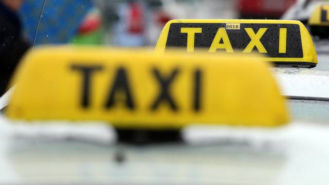 Najavili prijave: Taksisti traže naknadu štete od 100 mil.  kn