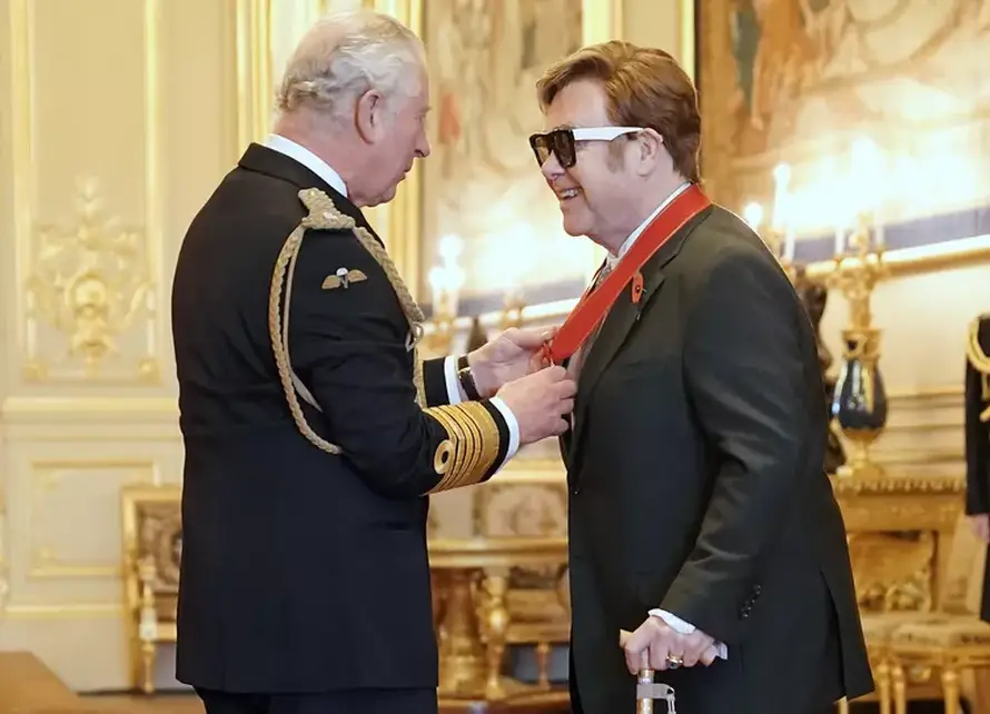 Slavni pjevači ne žele nastupati na Charlesovoj krunidbi: Odbili ga Elton John, Harry Styles...