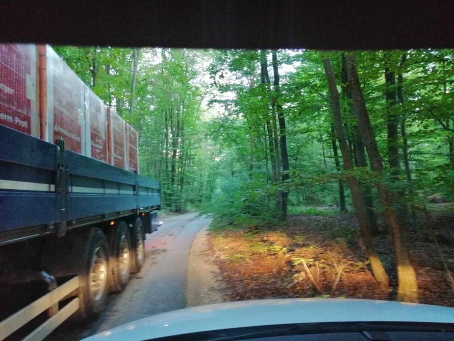 EKSKLUZIVNO Zatrpao potok građevinskim otpadom: 'Nema dozvole, ali bacamo na svoje'