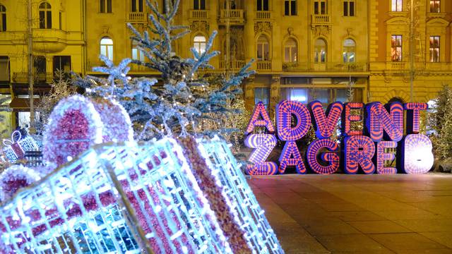 Zagreb: Trg je spreman za Advent 