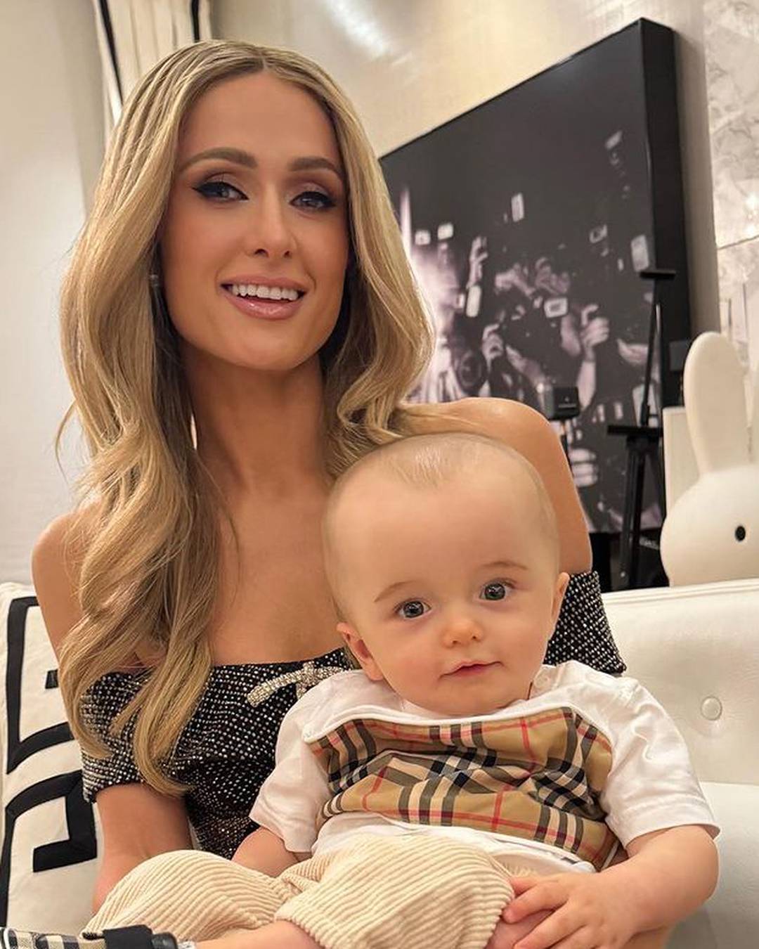 Paris Hilton pokazala je sina: 'Moje zlato, beba Phoenix...'