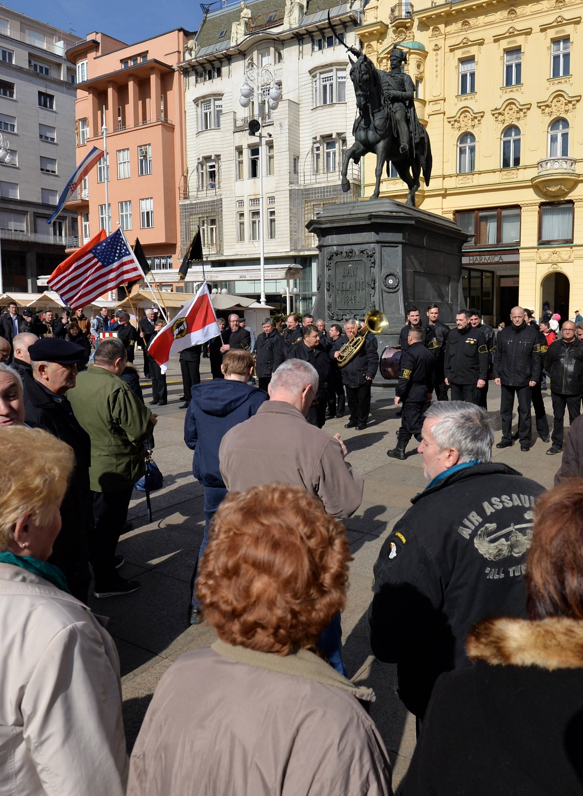 Marširali Zagrebom i prisegnuli na vjernost domovini i Trumpu!