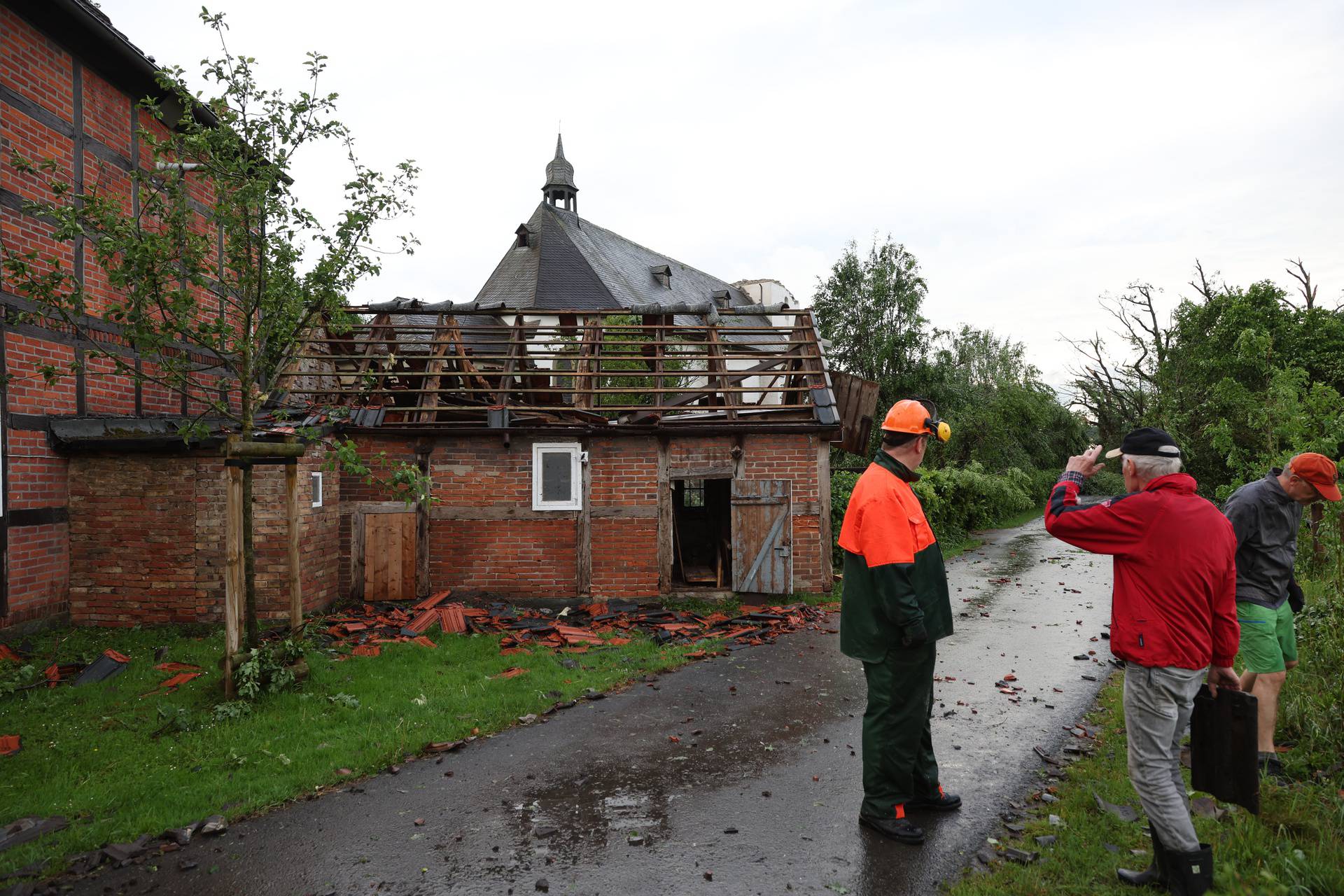 Suspected tornado right massive damage in Lippstadt