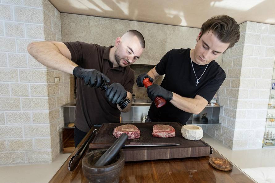 24sata Poreč: Braća Ivan i Dominik najmlađi majstori steakova u državi