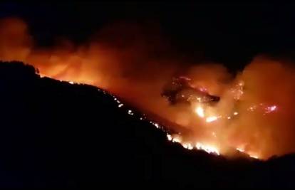 Vatra bjesni na Gran Canariji, a u Grčkoj evakuirana brojna sela