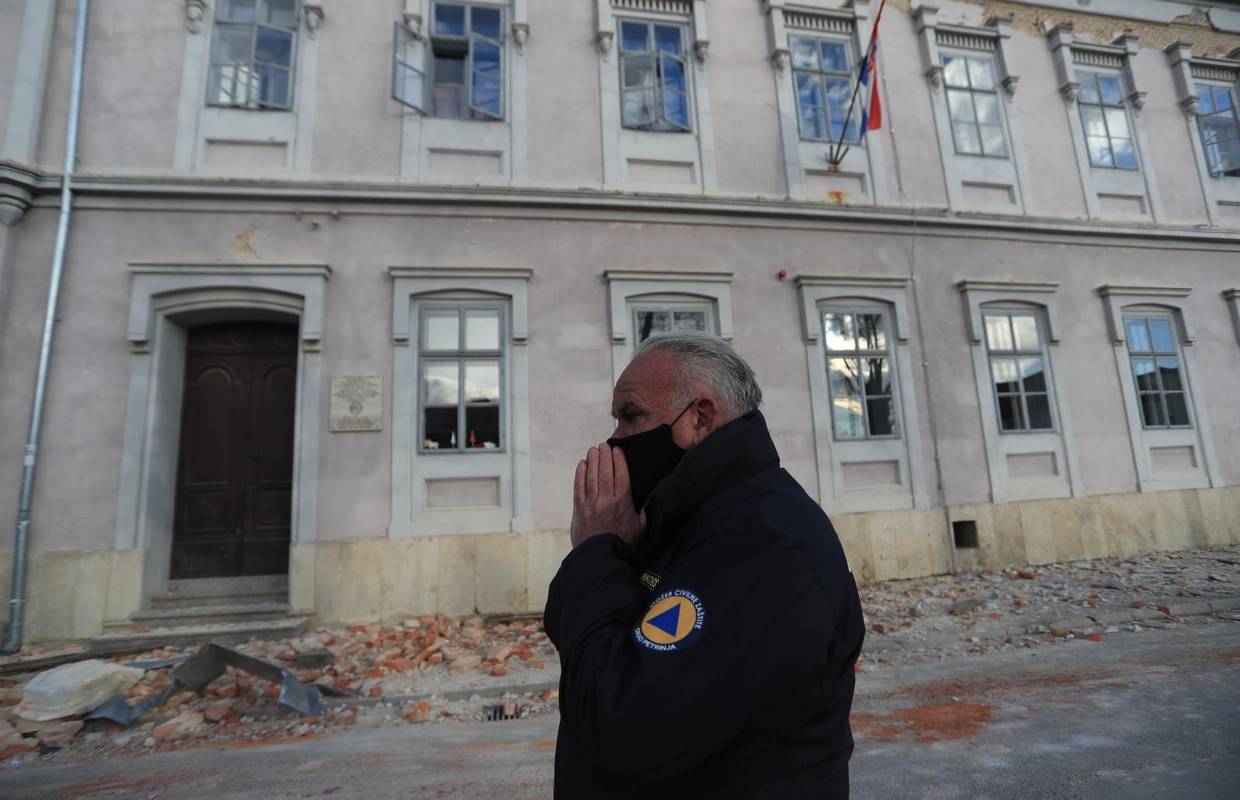 Emotivni gradonačelnik Petrinje o potresu: 'Plačem cijeli dan, u 64 godine nisam ovo doživio'