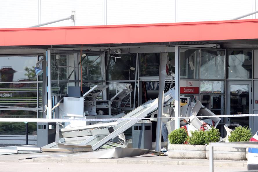 Eksplozija probudila Riječane: Razbojnici raznijeli bankomate