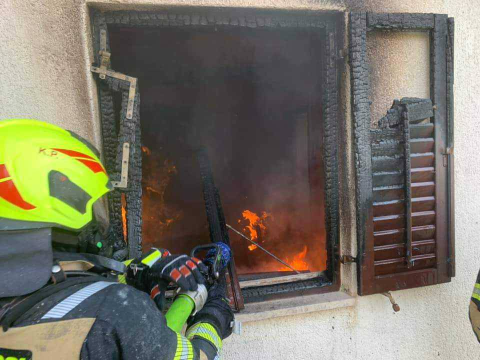 Nezadovoljni podstanar zapalio kuću u Rovinju: Buktinja je u potpunosti uništila apartman!
