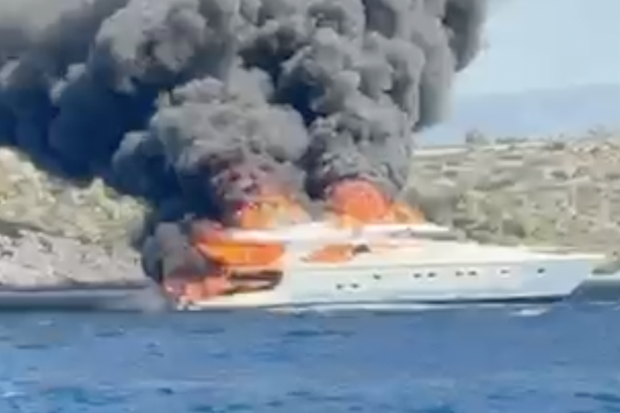 Kod &Ccaron;iova gori jahta