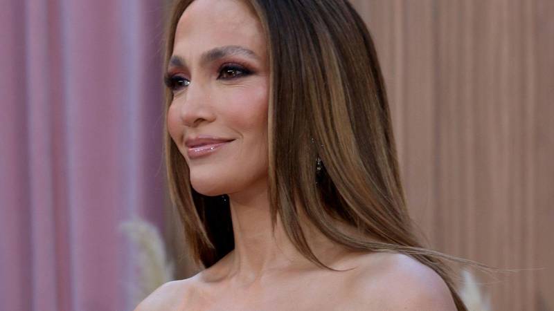 FOTO Jennifer Lopez haljinom jedva prekrila grudi: Evo kako je izgledala na premijeri filma