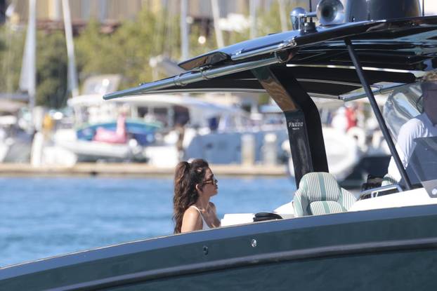 EKSKLUZIVNO Trogir: Nakon četverodnevnog krstarenja Jadranom Jeff Bezos i Lauren Sanchez napustili Hrvatsku