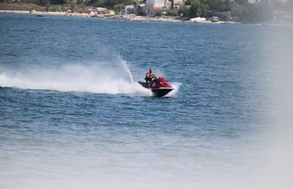 Vodenim skuterom se zabio u pedalinu: Ozlijeđena djevojčica (5) prevezena je u Dubrovnik