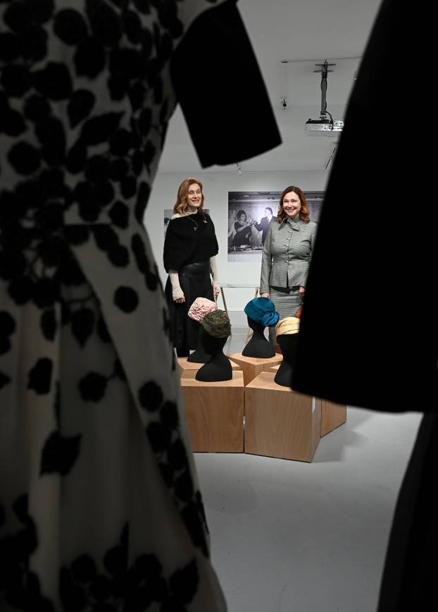 Zagreb: U Srpskom  kulturnom centru, fondacija Jovanka Broz održava izložbu haljina i torbi