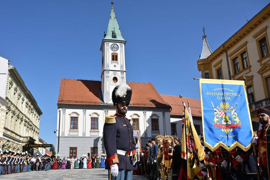 Varaždin: Svečani mimohod i postrojavanje povijesnih postrojbi