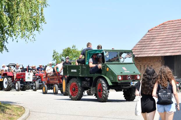 Sveti Urban: Međunarodni traktorski rally na štrigovskim vinogradima 
