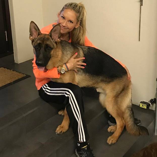 FOTO Bivša tenisačica proslavila 44. rođendan pa je šokantno zatrudnjela! Čeka četvrto dijete