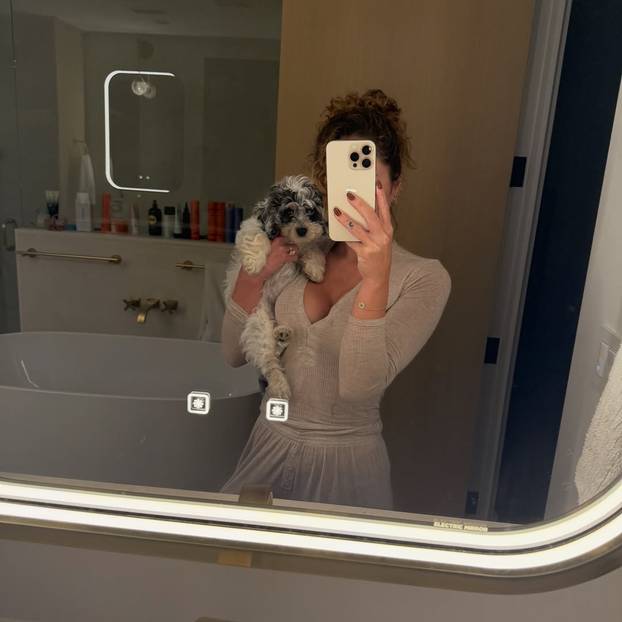 Bivša zvijezda UFC-a izazovnim fotografijama 'srušila internet'