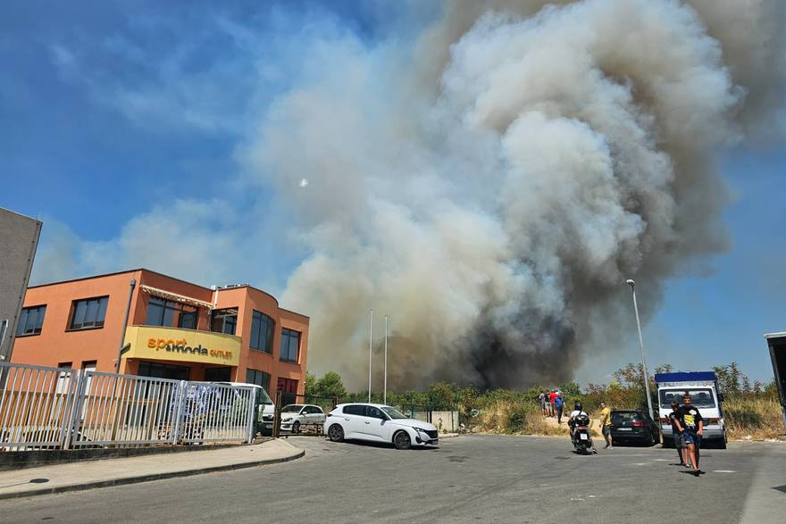 Po&zcaron;ar u zadarskom naselju Novi Bokanjac