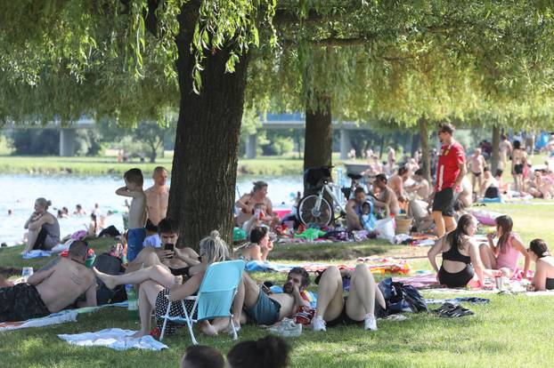 Karlovac: Otvorena sezona kupanja na Foginovom kupalistu