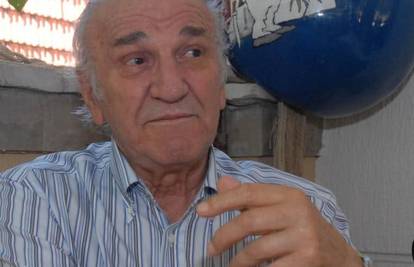 Bata Živojinović izgubio je dar govora nakon teške operacije