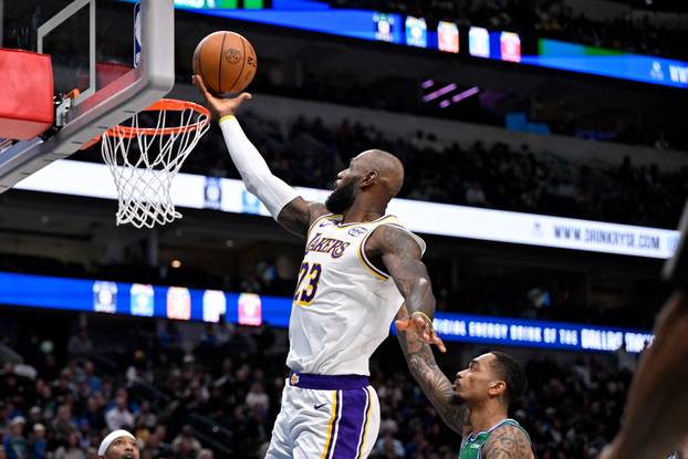 NBA: Los Angeles Lakers at Dallas Mavericks
