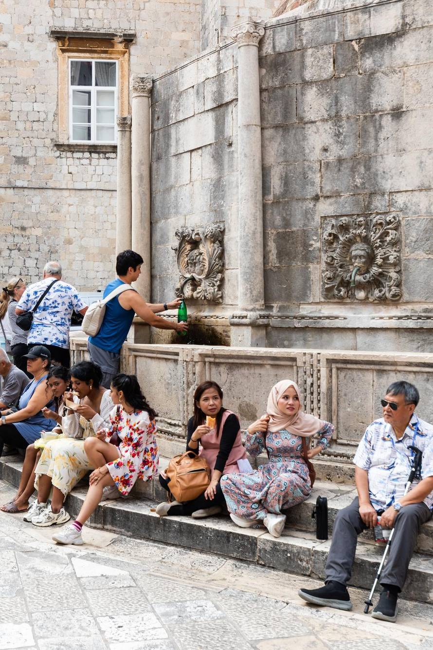 Dubrovnik: Stara gradska jezgra puna je turista 