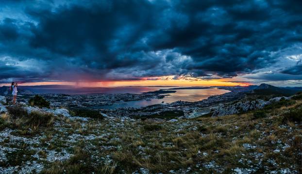 Kozjak: Zalazak sunca promatran sa vrha Sv. Jure 