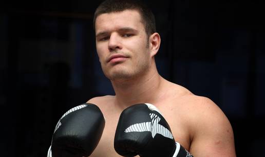 VIDEO Nemilosrdni Petar Milas nokautom uzeo IBF-ov pojas...