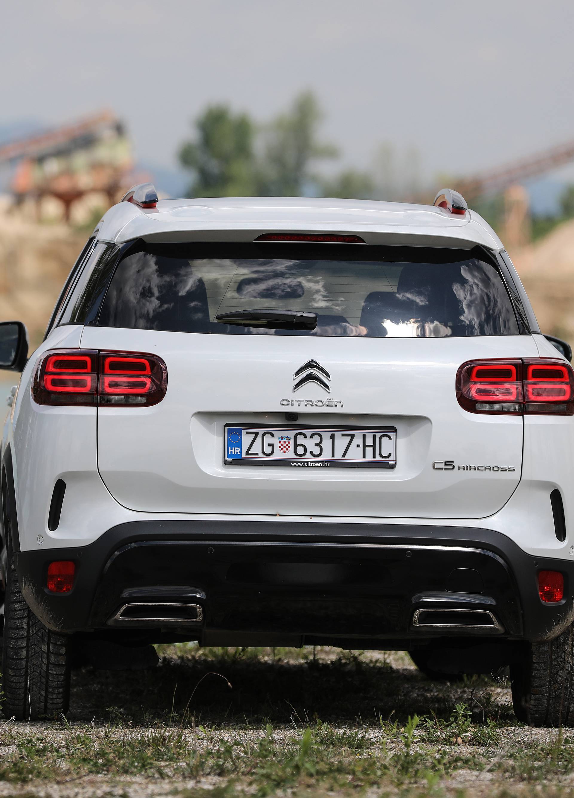 C5 Aircross na testu: Velik je, svojeglav, udoban i luksuzan