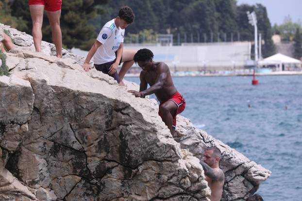 Split: Najpopularniji svjetski streamer IShowSpeed skakao je u more na splitskoj plaži Ježinac