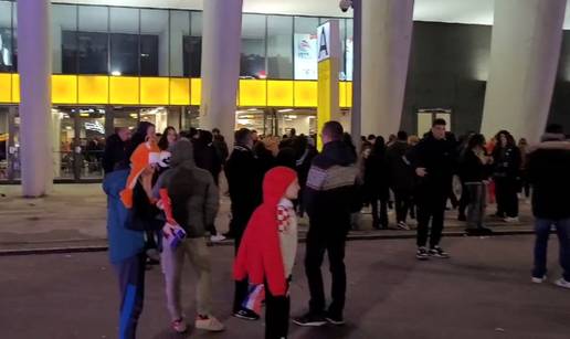 VIDEO Rukometaši će opet imati vrhunsku podršku: Stvaraju se gužve na ulazima, Arena se puni
