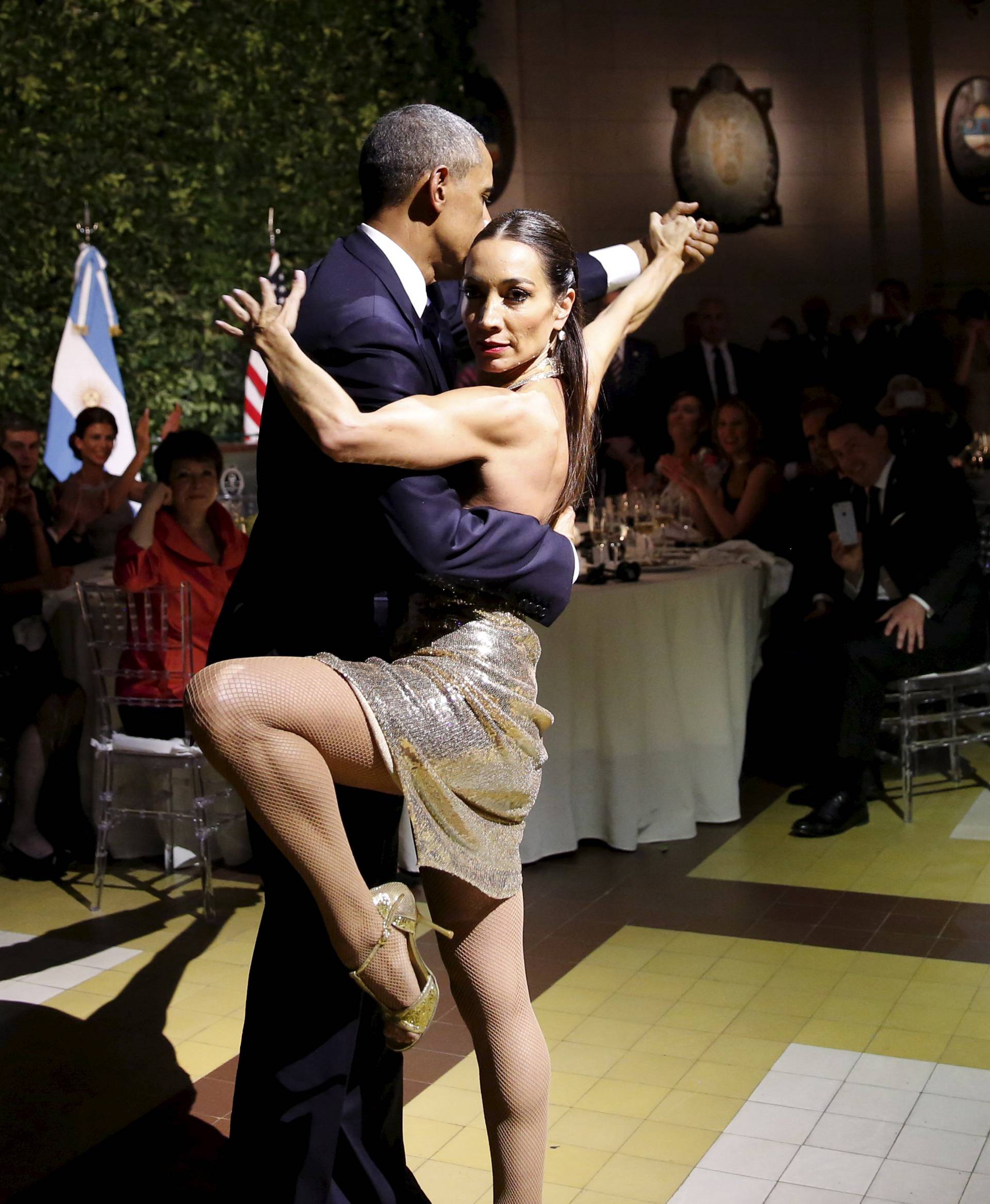 Nismo ga još vidjeli u ovakvom izdanju: Obama zaplesao tango