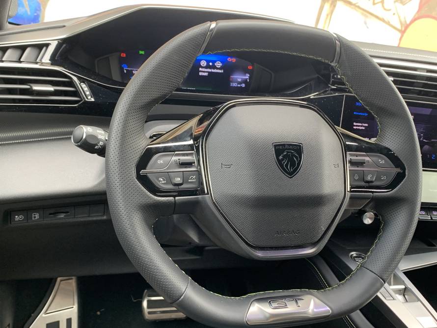 Peugeot 308 SW atraktivan je karavan i dobra alternativa za SUV, no pogon jako diže cijenu