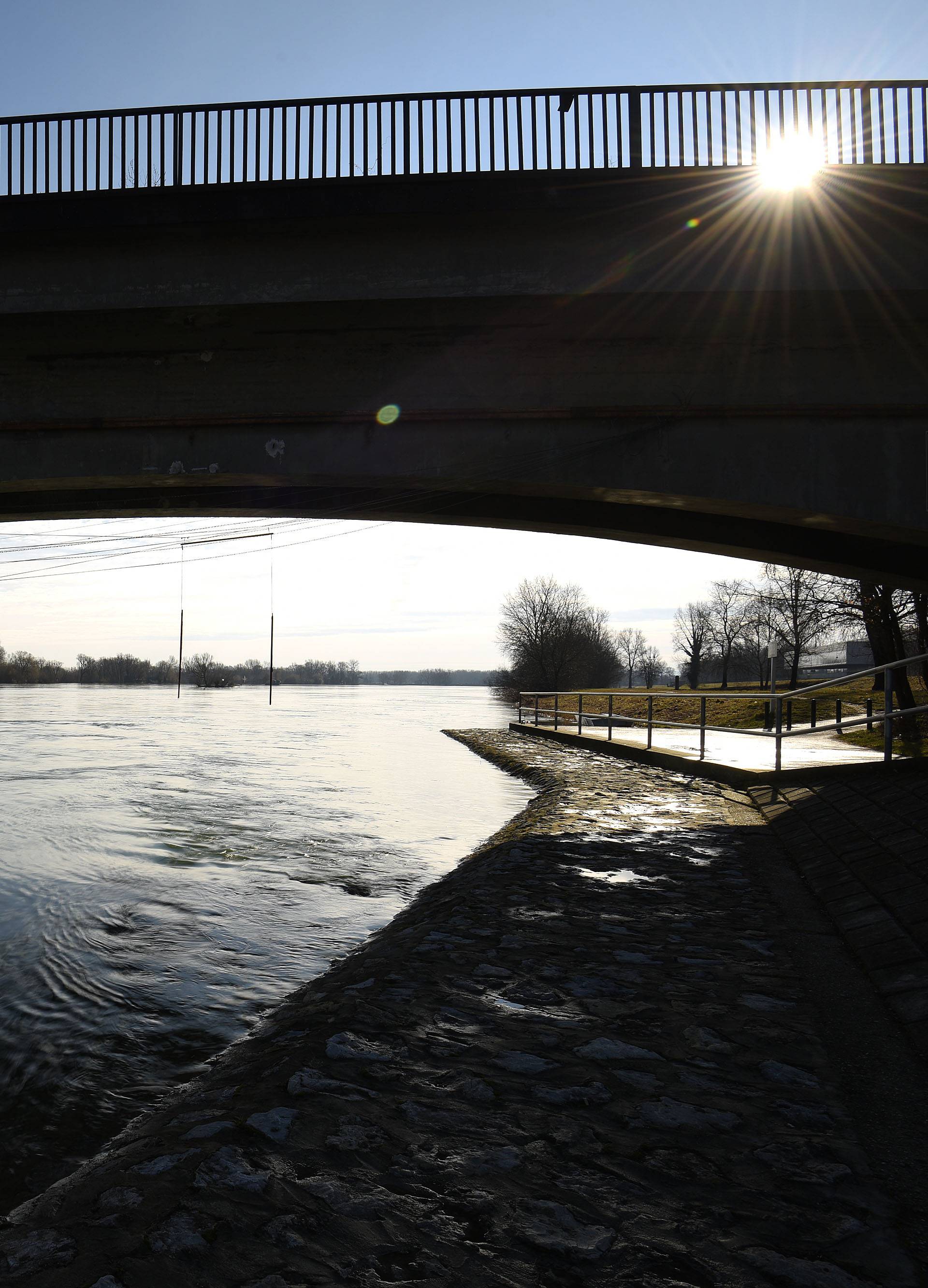 VaraÅ¾din: Vodostaj rijeke Drava u laganom je porastu