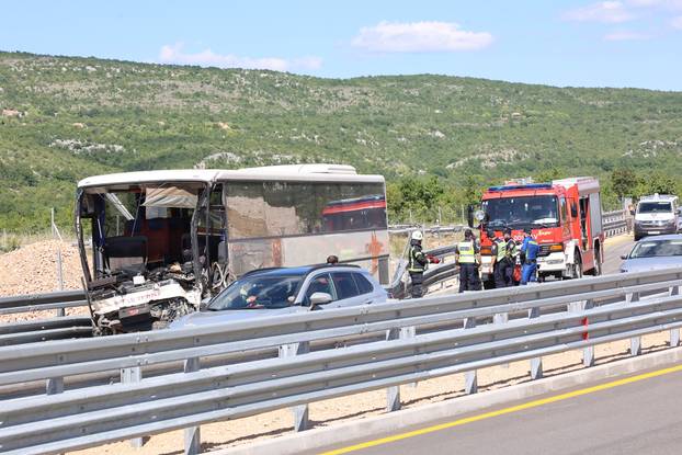 Sudar dva autobusa na A1 u blizini izlaza Vučevica u smjeru Zagreba