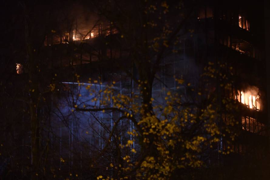 Zagreb: Pozar u Vjesnikovom neboderu