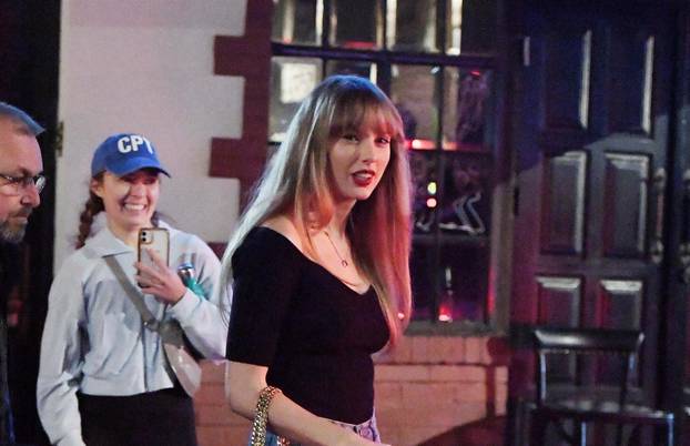 *EXCLUSIVE* Newly single Taylor Swift grabs dinner at Via Carota with Jack Antonoff and Margaret Qualley!