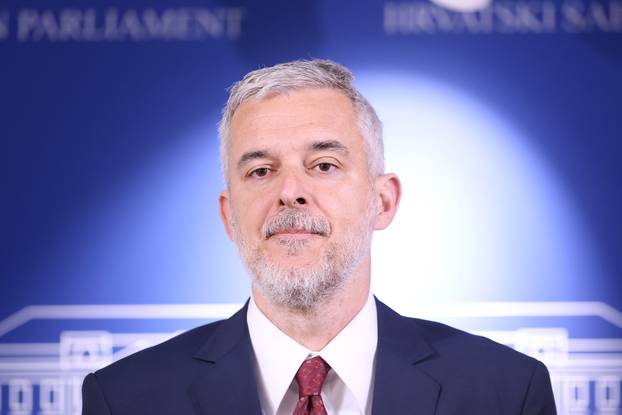 Zagreb: Nino Raspudić i Milka Rimac Bilušić o temi "Mjere stranke Drito za prevladavanje aktualne energetske krize"