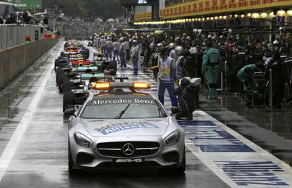 FIA i momčadi pregovaraju: Utrka će možda biti u subotu...