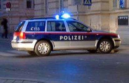 Beč: Suparnici podmetnula granatu pod auto na Božić