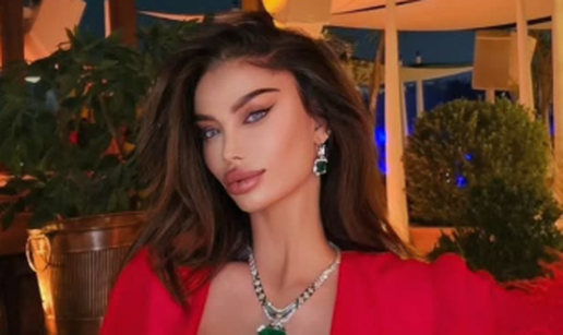 FOTO Starleta Soraja pokazala nikad veći dekolte: Grudnjak je bio višak